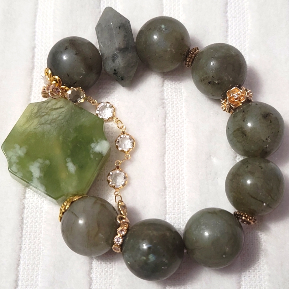 🎋Xiu Jade Rabbit Labradorite Bracelet - Picture 5 of 16